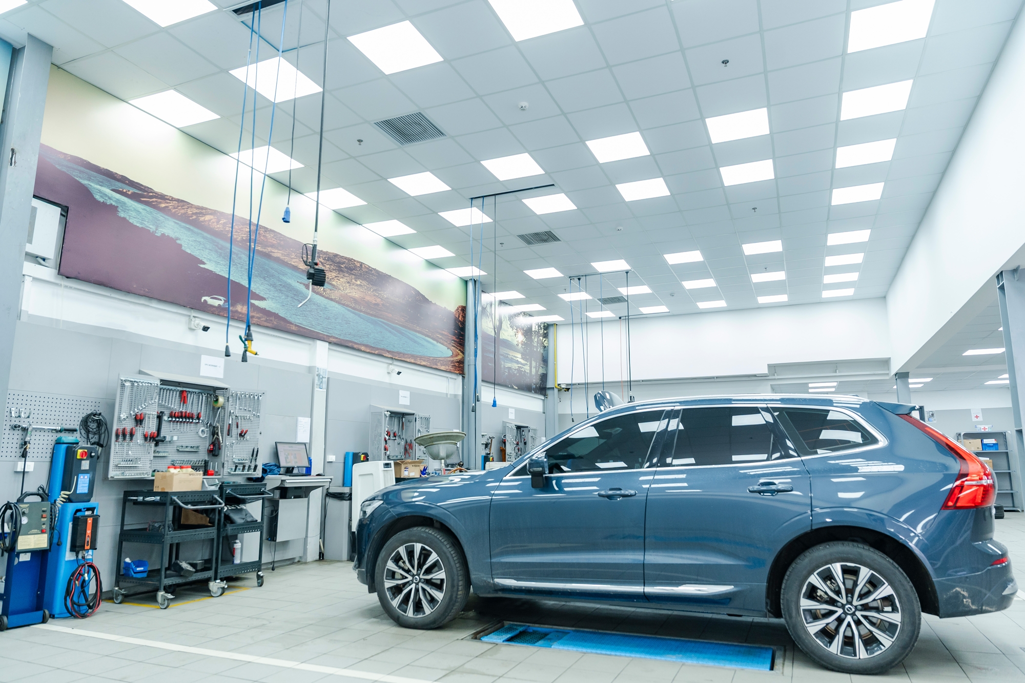 Dịch vụ cá nhân hóa: 'Đặc quyền' mới trong cuộc đua xe sang tại Việt Nam - Ảnh 2