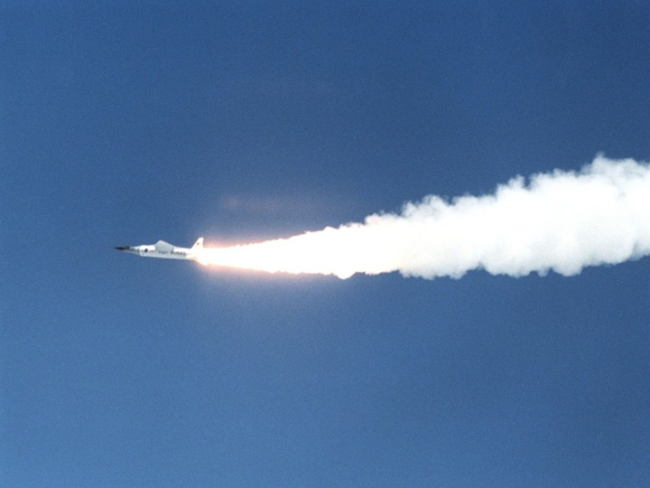 Trung Quốc công bố tên lửa siêu vượt âm có thể 'biến hình' ở tốc độ âm thanh - Ảnh 2