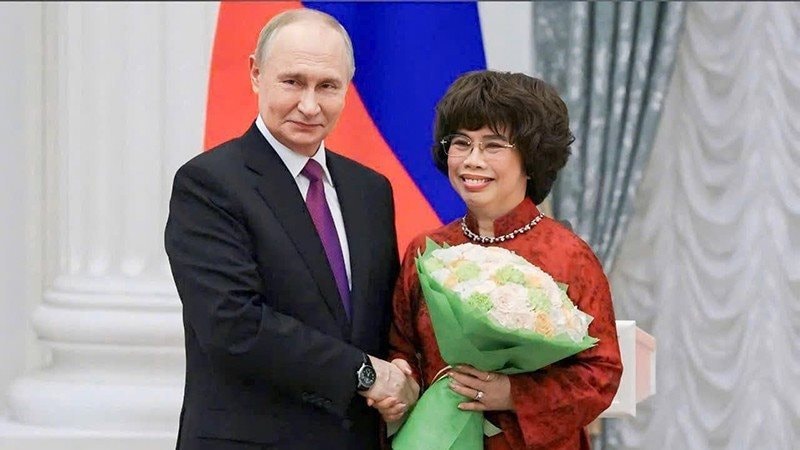 Tổng thống Putin trao Huân chương cho nữ doanh nhân Thái Hương tại Điện Kremlin - Ảnh 1