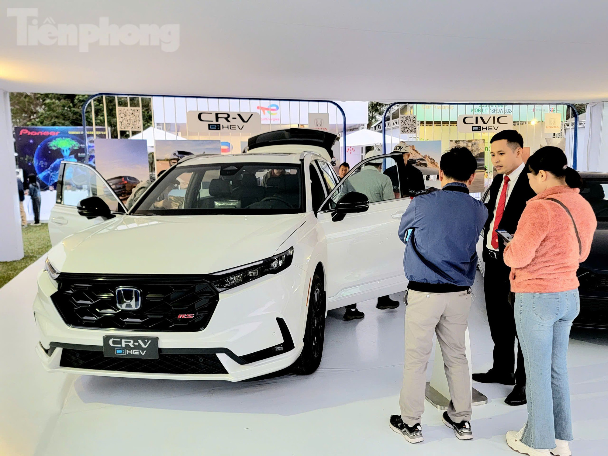 Kinh nghiệm vay mua ô tô trả góp A-Z tốt nhất dịp cuối năm - Ảnh 1