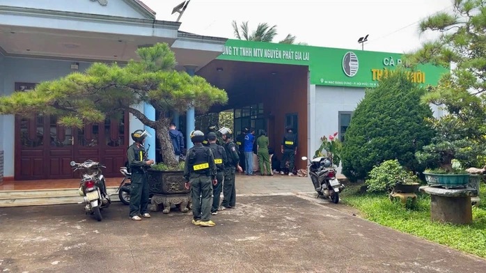 Bắt tạm giam giám đốc chi nhánh và một nhân viên vụ sản xuất cà phê giả - Ảnh 1