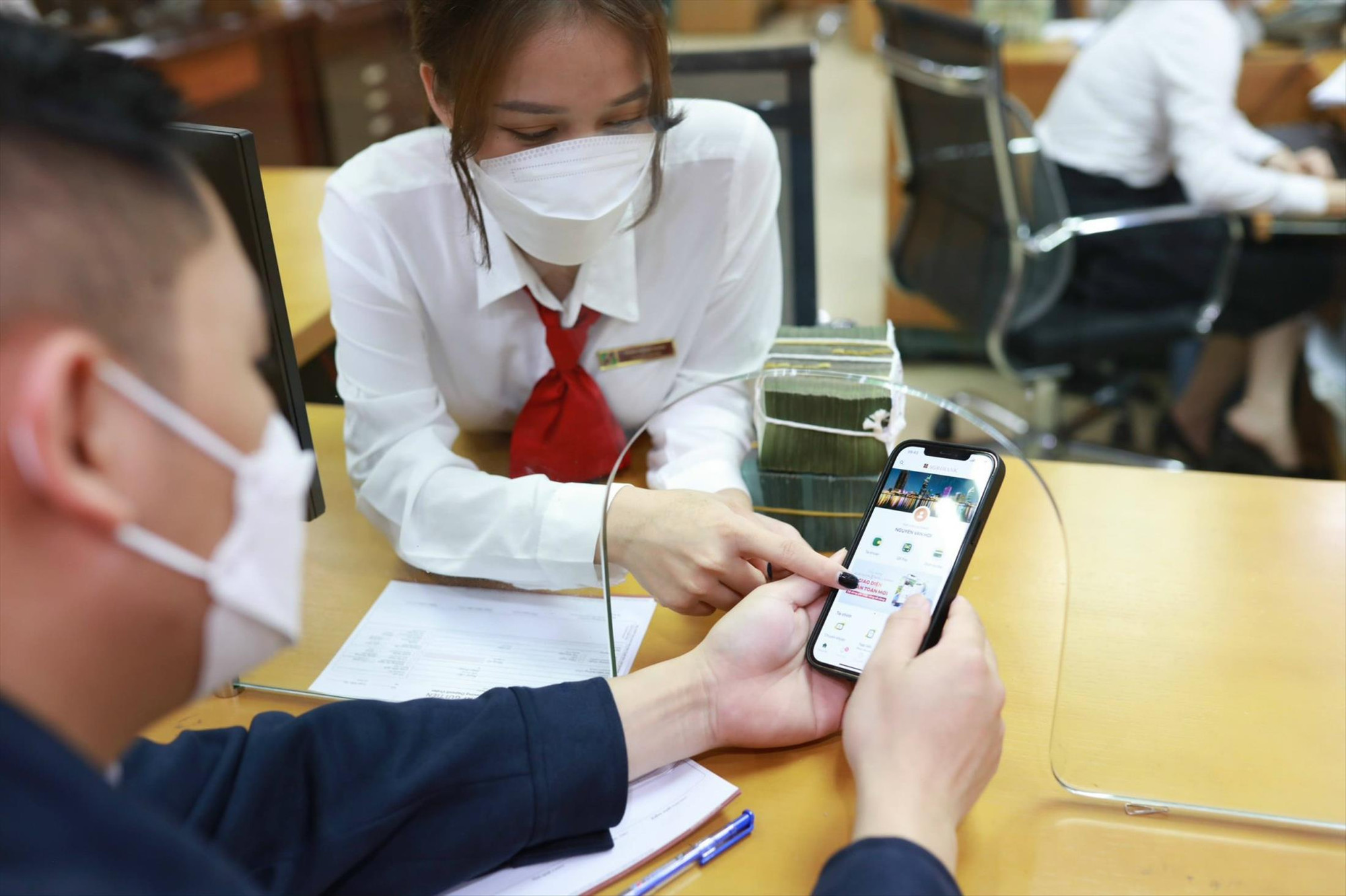 Từ 1/11, chuyển tiền phải khai báo đối với trường hợp sau - Ảnh 1