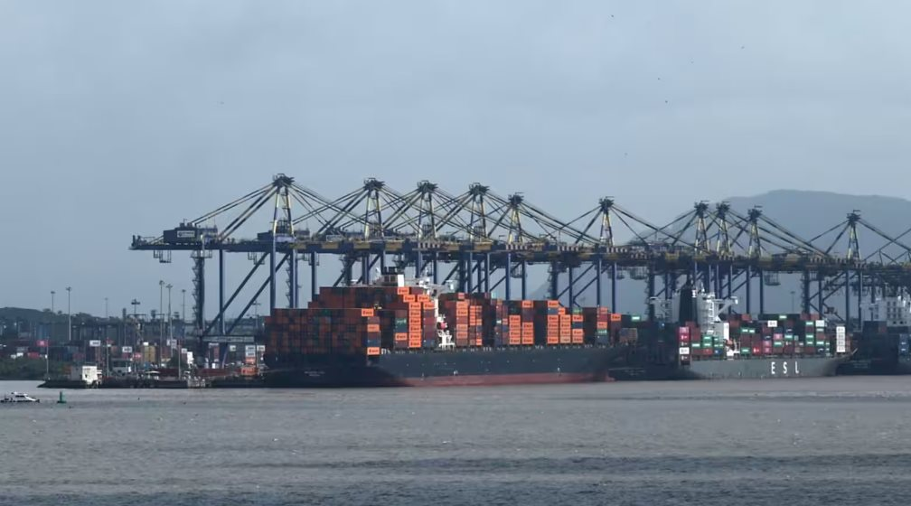 Mặc đòn thuế Mỹ, GDP Ấn Độ tăng vượt dự báo, trên đà soán ngôi Nhật Bản trở thành nền kinh tế lớn thứ 4 thế giới - Ảnh 1