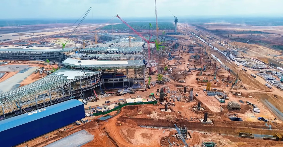 Sân bay Long Thành bước vào giai đoạn thi công “nước rút”, bắt đầu tuyển hàng chục ngàn lao động để “cất cánh” nửa đầu năm 2026 - Ảnh 1