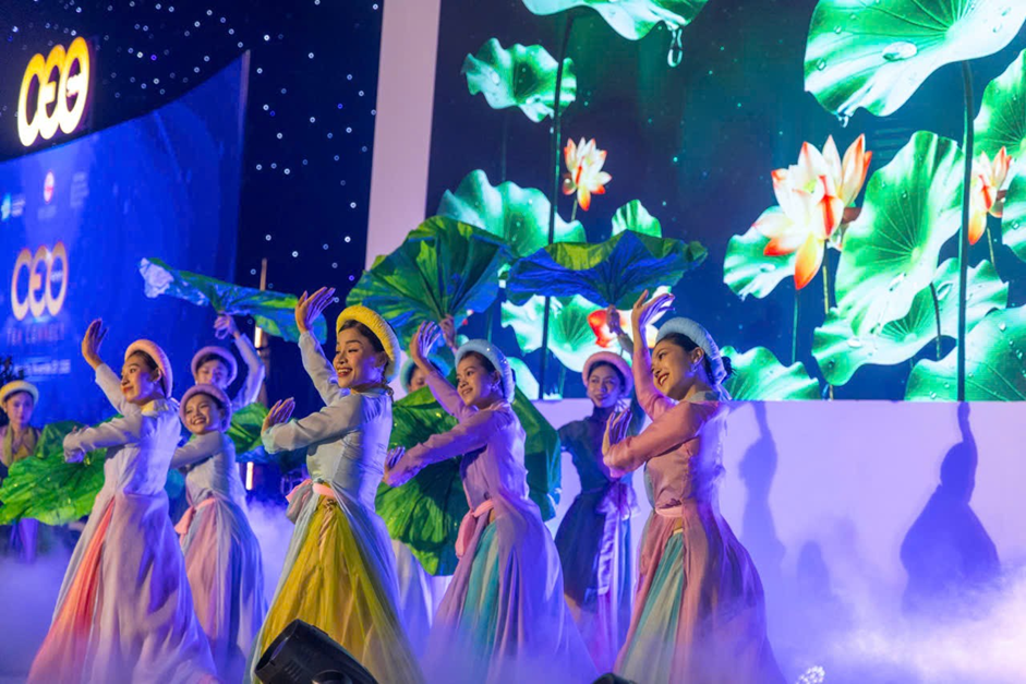 Phía sau một tách trà mở ra câu chuyện: Nhịp cầu văn hoá mở màn đối thoại cấp cao - Ảnh 2