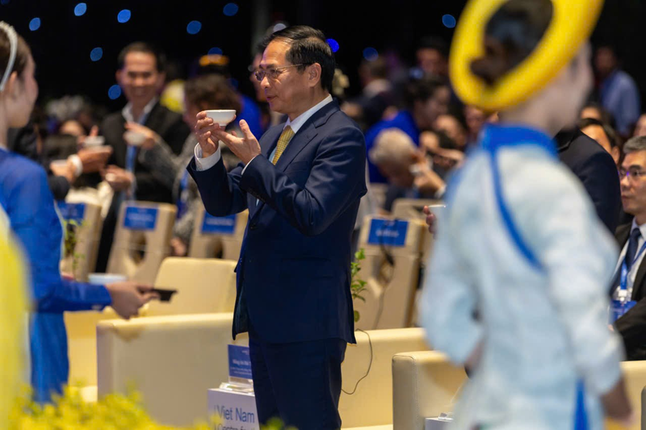 Phía sau một tách trà mở ra câu chuyện: Nhịp cầu văn hoá mở màn đối thoại cấp cao - Ảnh 3