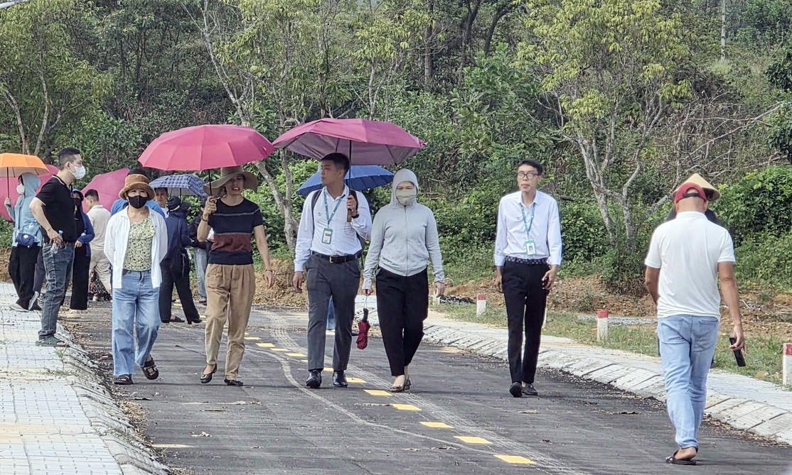 Siết môi giới BĐS, chấm dứt 'suất mua – thu chênh' trái phép - Ảnh 1