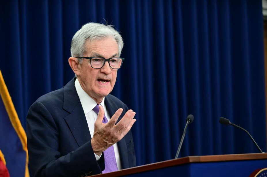 Fed đổi hướng? Bộ 3 quyền lực lên tiếng khiến khả năng cắt giảm lãi suất cao bất ngờ - Ảnh 1