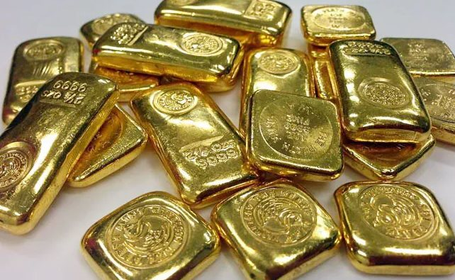 Đột kích hàng loạt công ty khai thác than, tịch thu hơn 41 tỷ đồng tiền mặt, vàng, giấy tờ đất 'mờ ám' - Ảnh 1