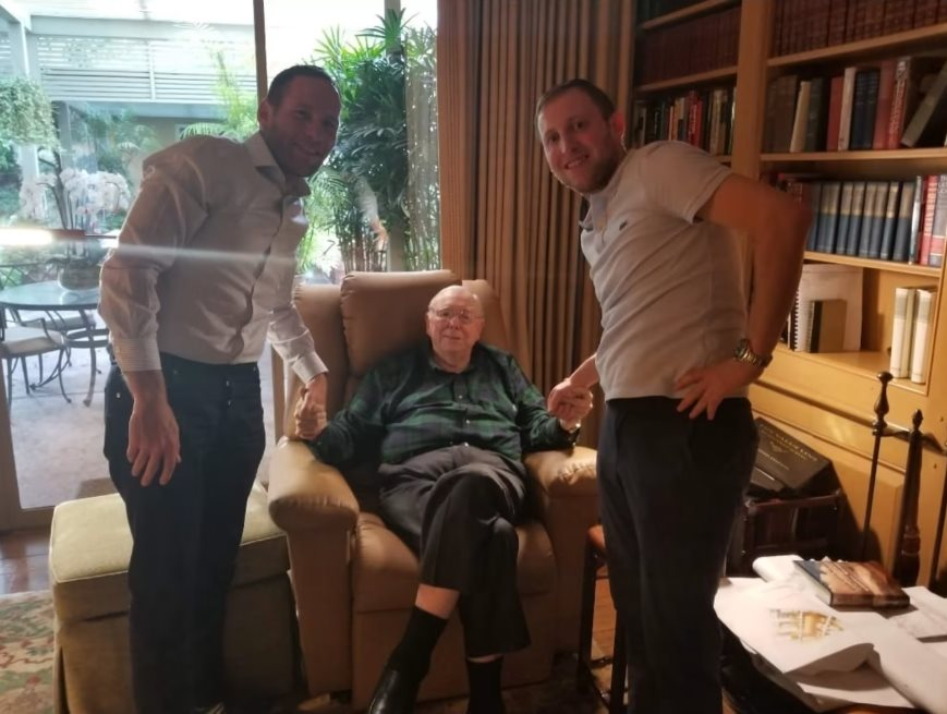 Chương cuối ít biết về huyền thoại Charlie Munger: Kiếm 50 triệu USD ở tuổi 99, làm việc đến cuối đời, trao lại kho di sản vô giá vượt thời gian - Ảnh 6