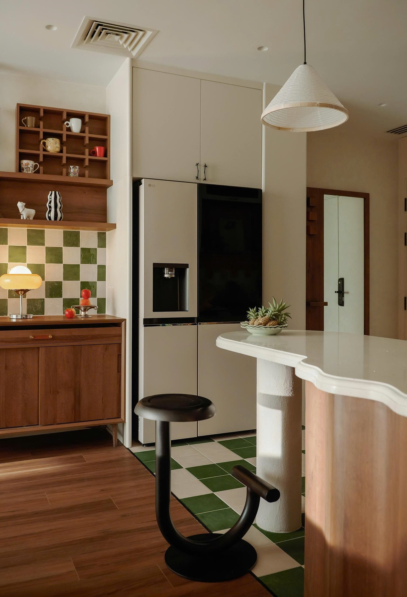 Căn hộ 100m2 dung hòa phong cách Mid-century và yếu tố bản địa - Ảnh 6