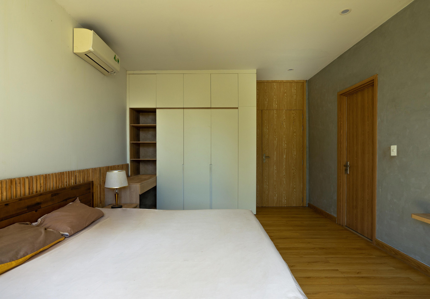 Nhà mái dốc 160m2 giữa cánh đồng lúa đẹp như tranh vẽ - Ảnh 16