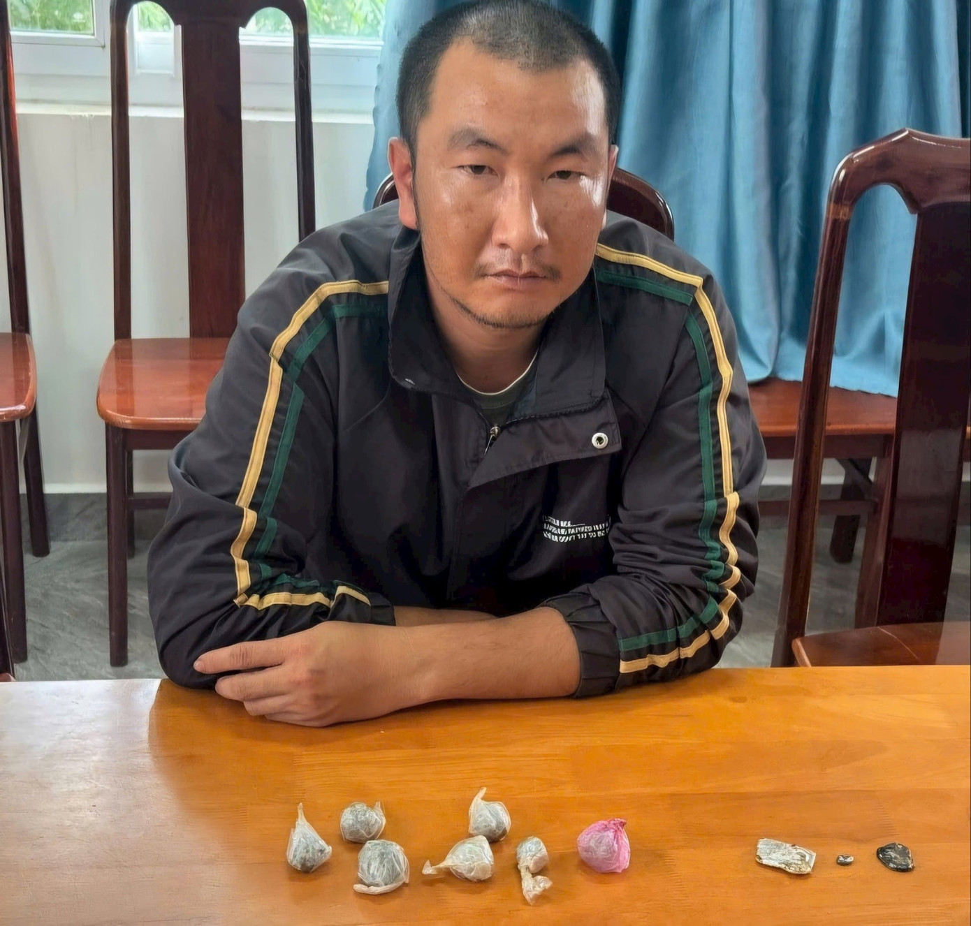 Công an Lâm Đồng tập kích ‘vàng tặc’, thu giữ 18 cây vàng - Ảnh 3