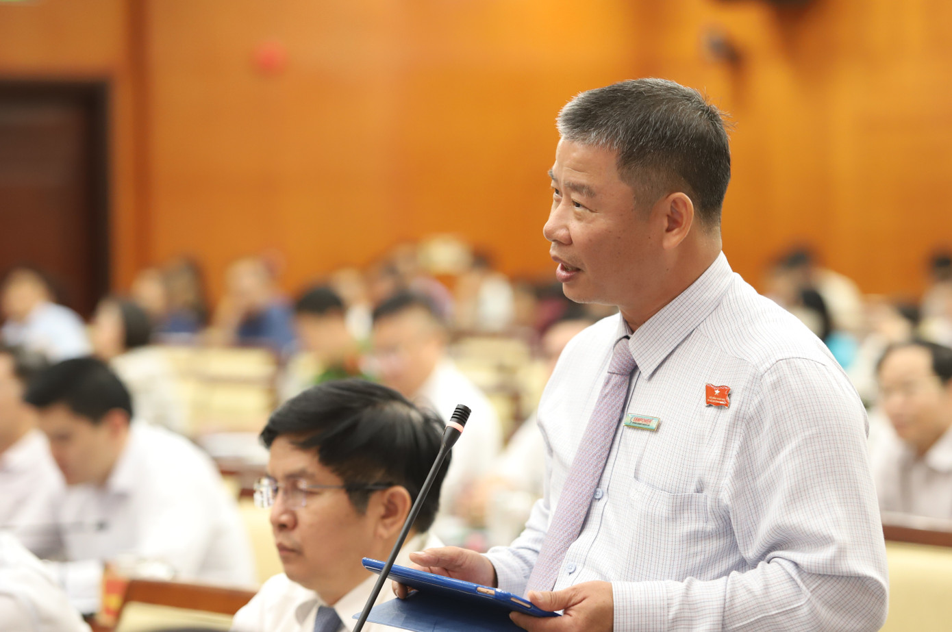 Chủ tịch UBND TP.HCM nói về dự án chống ngập 10.000 tỉ, đường sắt nối sân bay Long Thành - Ảnh 1