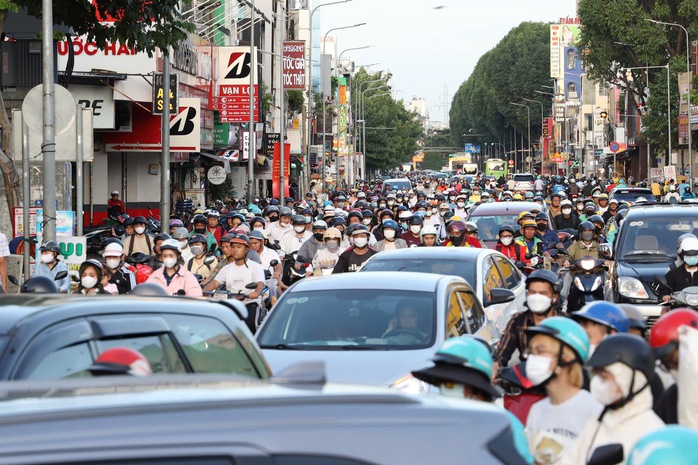 Một doanh nghiệp đề xuất ý tưởng độc đáo: Hoán cải xe xăng thành xe điện - Ảnh 1