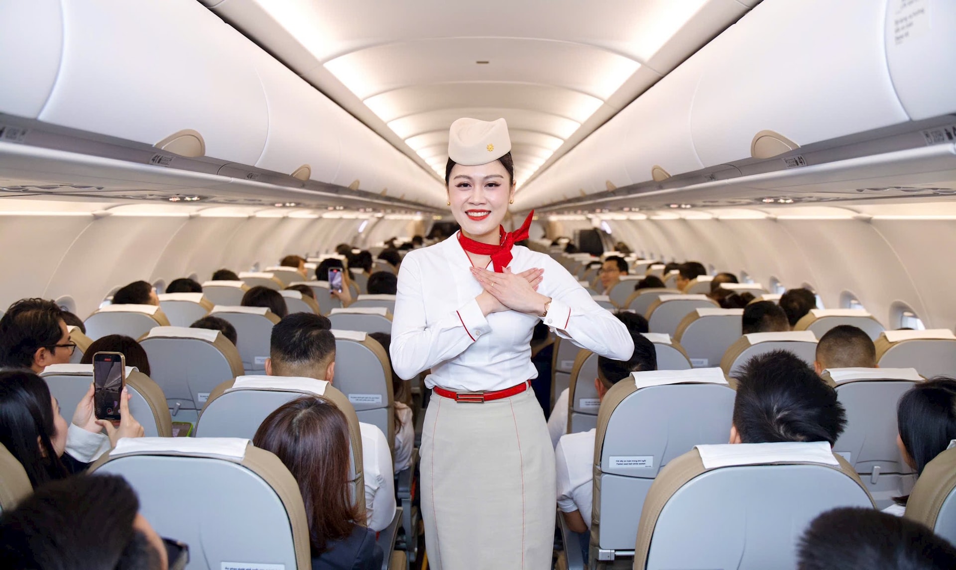 Có gì trên chuyến bay thương mại đầu tiên của Sun PhuQuoc Airways? - Ảnh 2