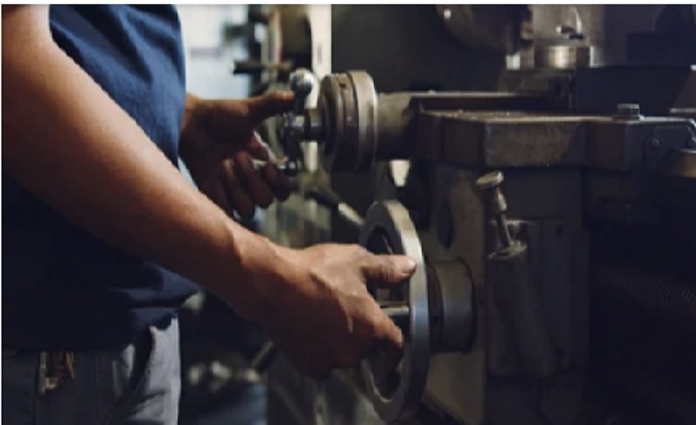 Thạc sĩ tài chính đi bưng lẩu, kỹ sư điện tử đi làm diễn viên quần chúng, tiến sĩ đi rửa bát thuê: Cơn ác mộng mang tên “thừa bằng cấp, thiếu việc làm” ở xứ tỷ dân - Ảnh 2