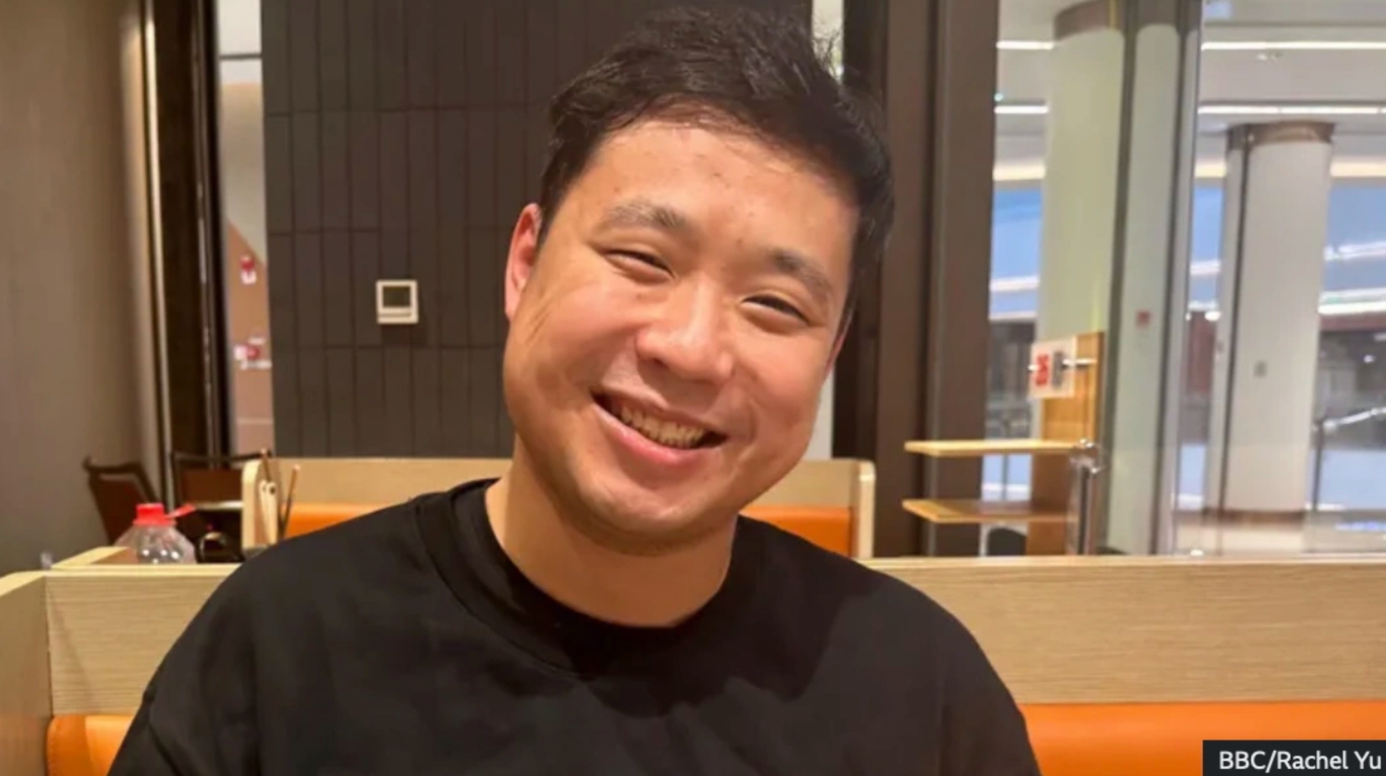 Thạc sĩ tài chính đi bưng lẩu, kỹ sư điện tử đi làm diễn viên quần chúng, tiến sĩ đi rửa bát thuê: Cơn ác mộng mang tên “thừa bằng cấp, thiếu việc làm” ở xứ tỷ dân - Ảnh 1