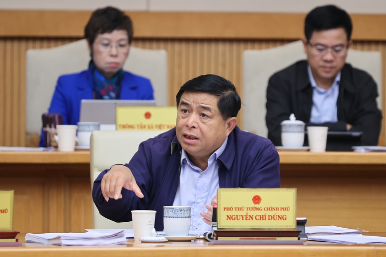 Thủ tướng: Chính sách với trung tâm tài chính phải bám sát thông lệ quốc tế nhưng cạnh tranh hơn - Ảnh 5