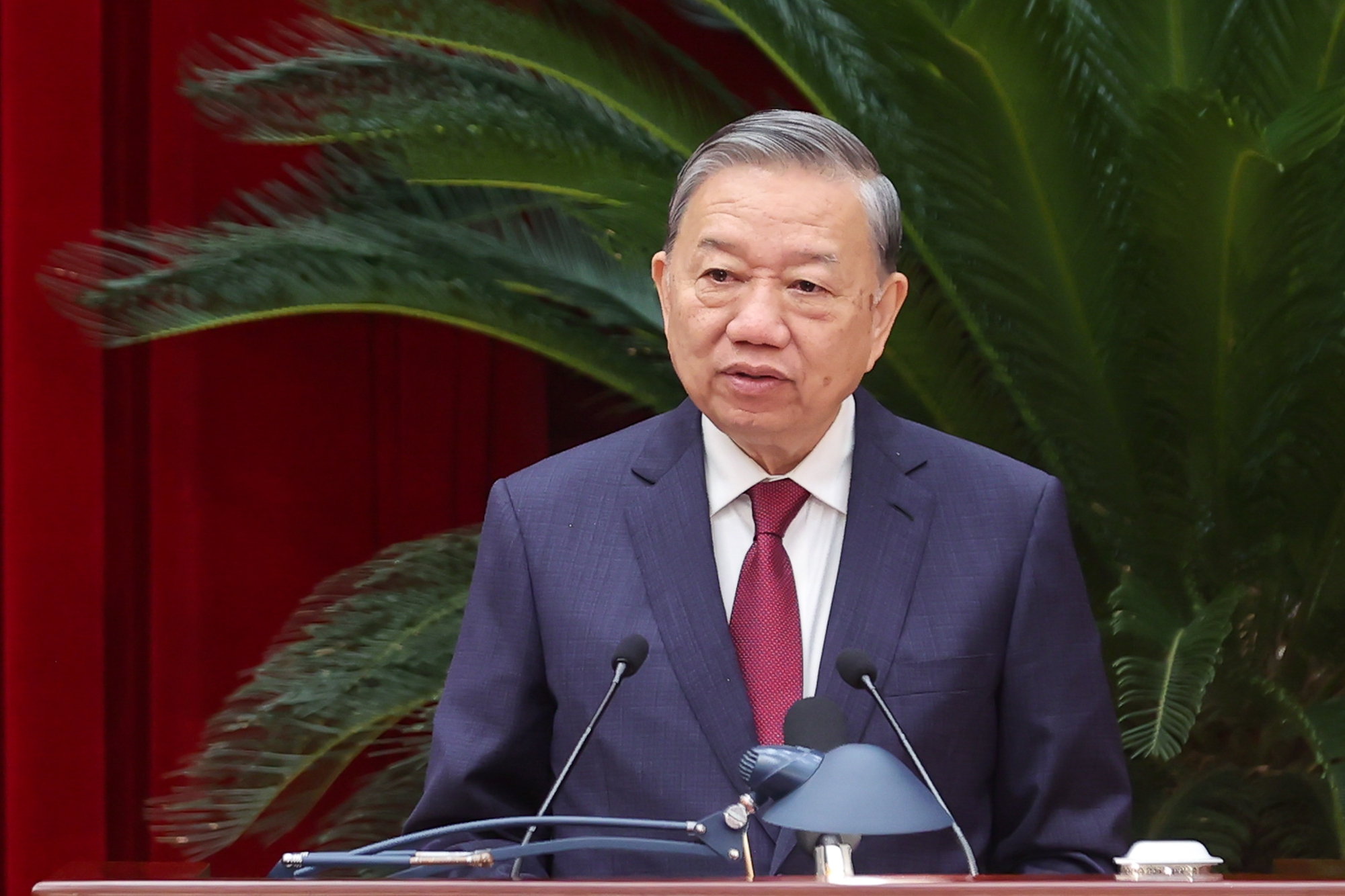 TRUNG ƯƠNG THỐNG NHẤT NHÂN SỰ GIỚI THIỆU THAM GIA BỘ CHÍNH TRỊ, BAN BÍ THƯ KHÓA XIV - Ảnh 1