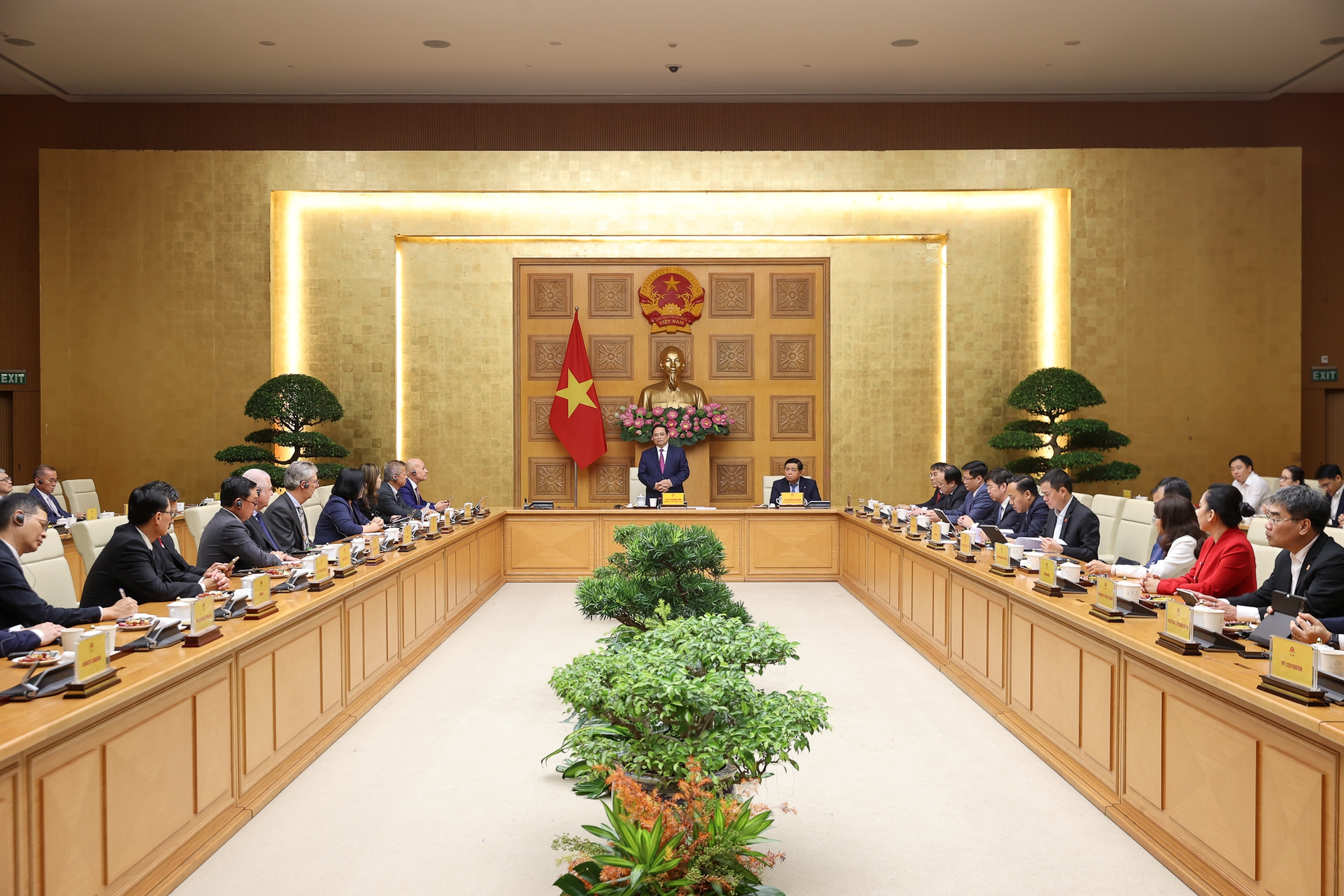 Thủ tướng Phạm Minh Chính: Việt Nam phấn đấu có nhà máy chip bán dẫn đầu tiên vào năm 2026 - Ảnh 2