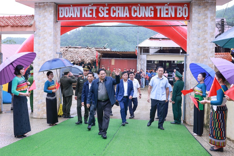 TỔNG THUẬT: Khởi công xây dựng các trường phổ thông nội trú tại các xã biên giới đất liền - Ảnh 1