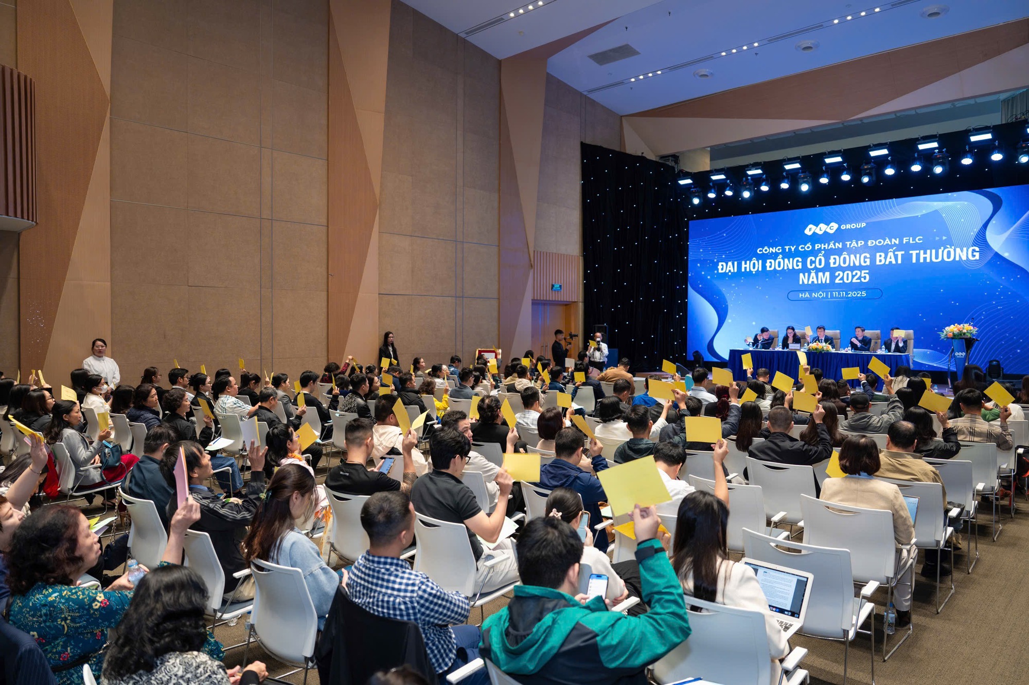 Nóng: Cổ phiếu FLC sẽ được giao dịch sàn UPCOM vào quý I/2026 - Ảnh 1