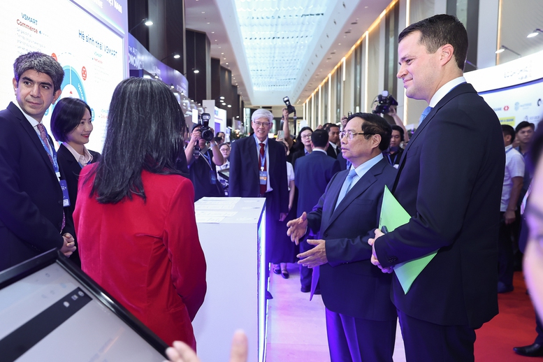 Thủ tướng dự các hoạt động tâm điểm tại Diễn đàn Kinh tế mùa Thu - Ảnh 3