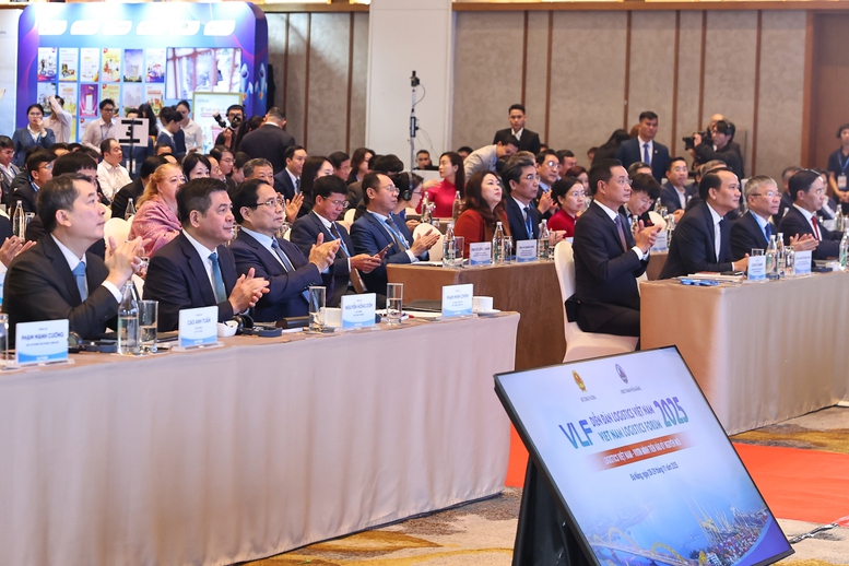Thủ tướng: Đưa Việt Nam trở thành trung tâm dịch vụ logistics hàng đầu Đông Nam Á, châu Á và thế giới - Ảnh 1