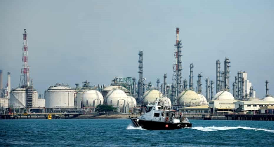 Bất ngờ với khách hàng âm thầm mua dầu Nga suốt 3 năm qua: Nhập hơn 3 triệu tấn dù mạnh tay áp lệnh trừng phạt Moscow theo Mỹ, cung cấp nhiên liệu Nga cho cả lực lượng quốc phòng - Ảnh 1