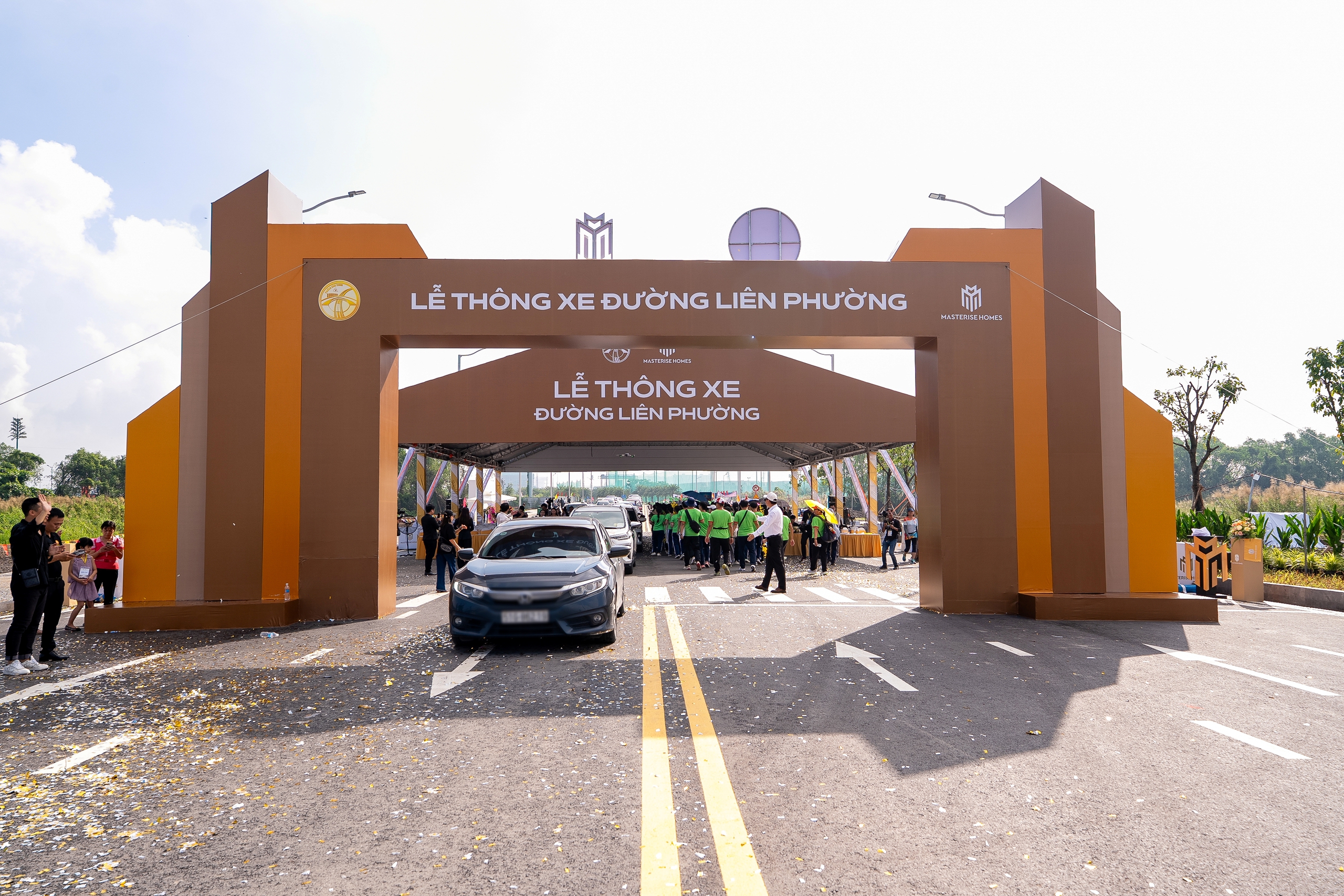 Hàng vạn người dân khu Đông TPHCM vui mừng khôn xiết khi tuyến đường định hình lại giao thông khu vực đã thông tuyến - Ảnh 1