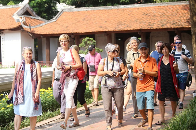 Kỷ lục: Hà Nội vừa thu hơn 120.000 tỷ đồng, vượt qua cả thời hoàng kim - Ảnh 2