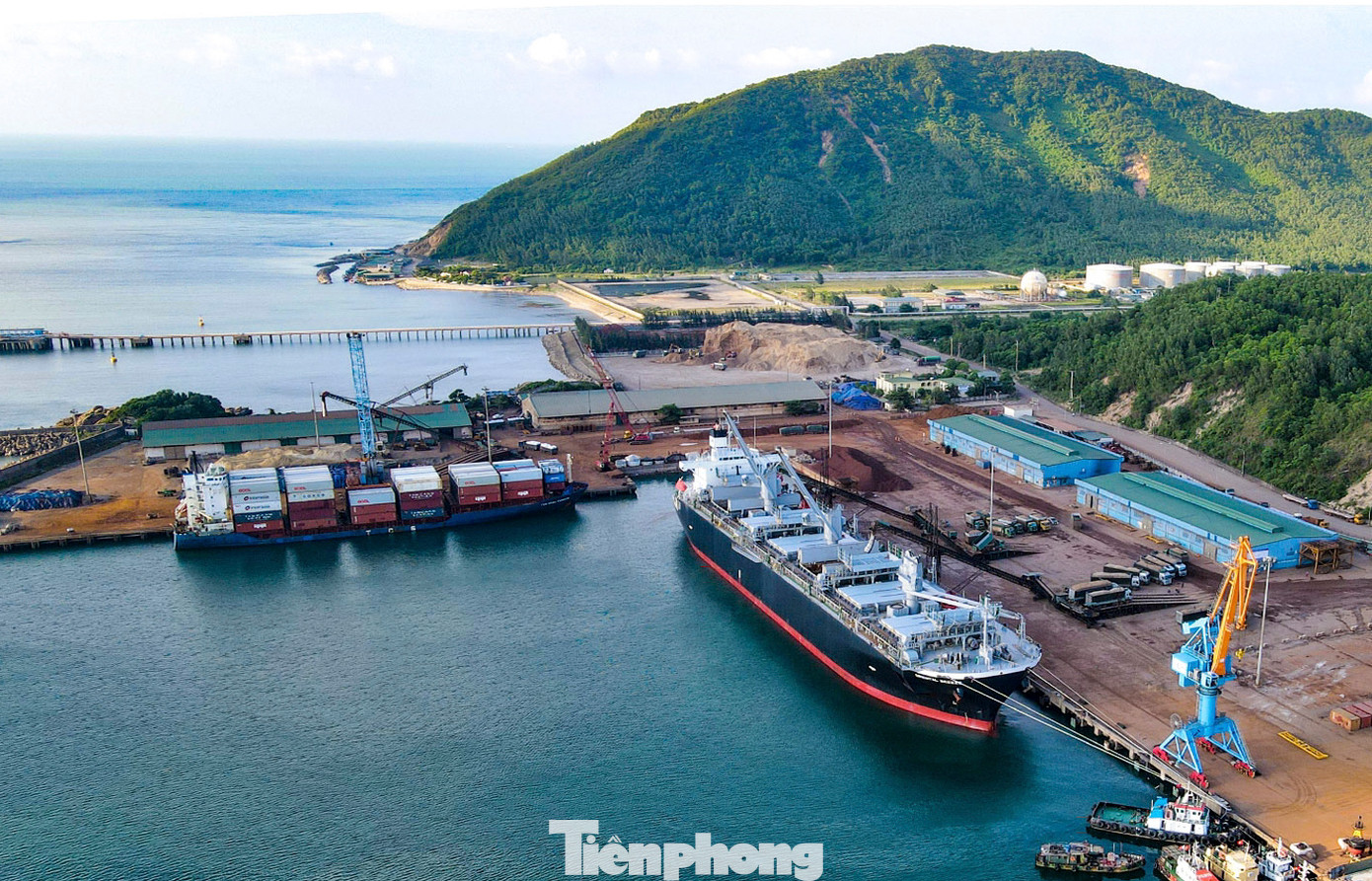 Thăm Khu kinh tế thu hút đầu tư hơn 19 tỷ USD của Việt Nam, lãnh đạo Lào ấn tượng vì điều gì? - Ảnh 5