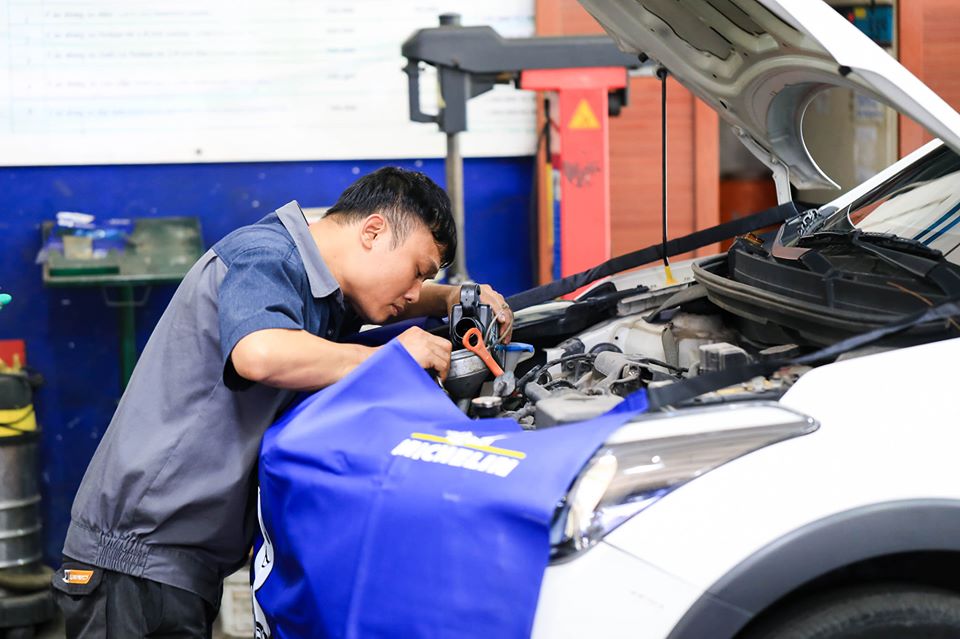 Nhiều chủ xe ô tô sẽ phải ân hận vì suy nghĩ “chạy quá một chút rồi thay dầu cũng chả sao” - Ảnh 1