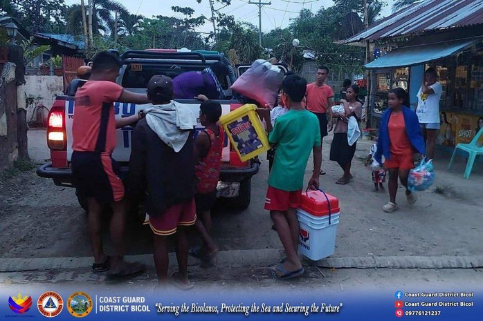 Bão Fung Wong tăng cấp thần tốc thành siêu bão, Philippines xả nước hàng loạt đập quan trọng - Ảnh 2