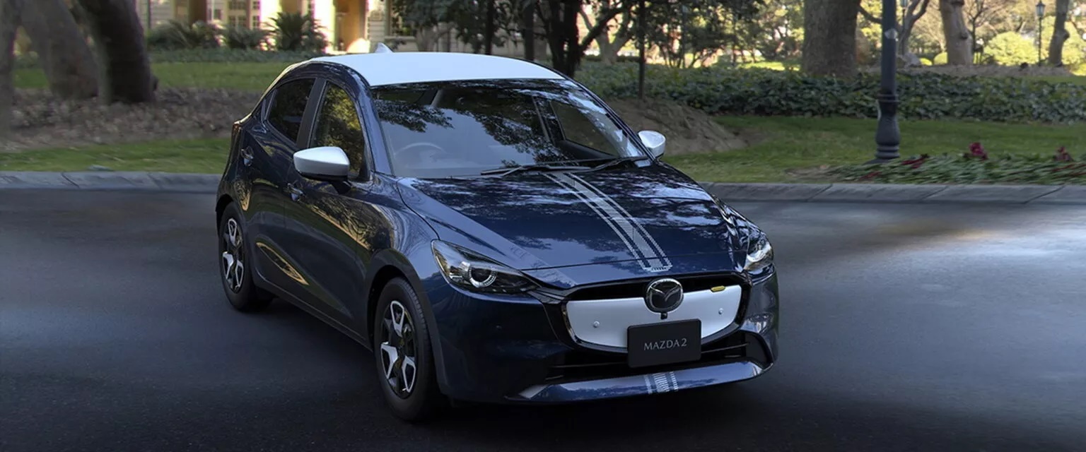 Mazda2 2026 ra mắt: Màn hình lớn, camera 360, có cả bản độ như xe đua - Ảnh 7