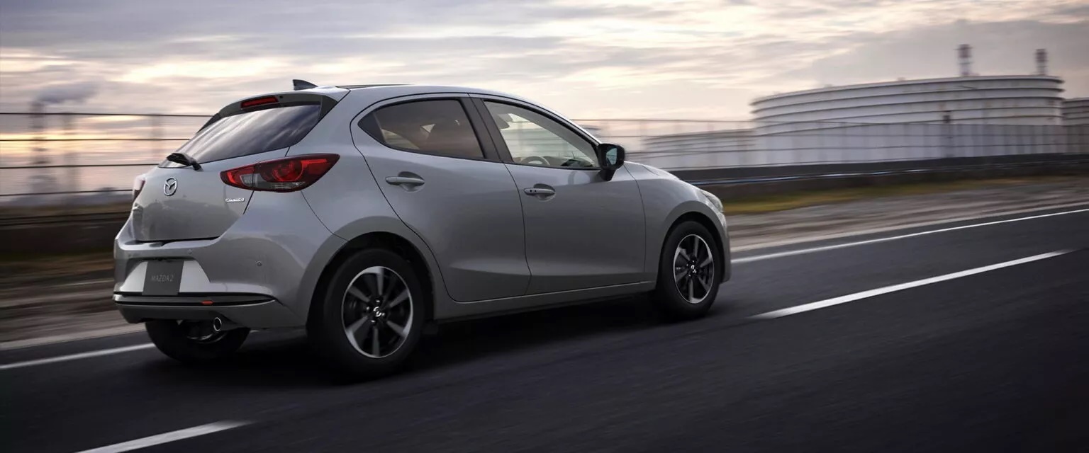 Mazda2 2026 ra mắt: Màn hình lớn, camera 360, có cả bản độ như xe đua - Ảnh 10
