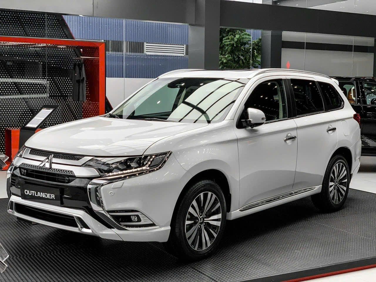 Mitsubishi Outlander dừng bán tại Việt Nam, mở đường cho Destinator, nhiều fan tiếc nuối - Ảnh 2