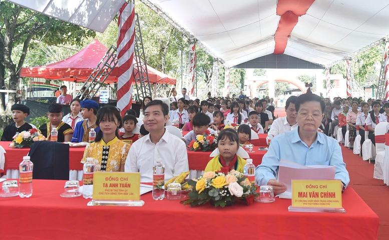 TỔNG THUẬT: Khởi công xây dựng các trường phổ thông nội trú tại các xã biên giới đất liền - Ảnh 24