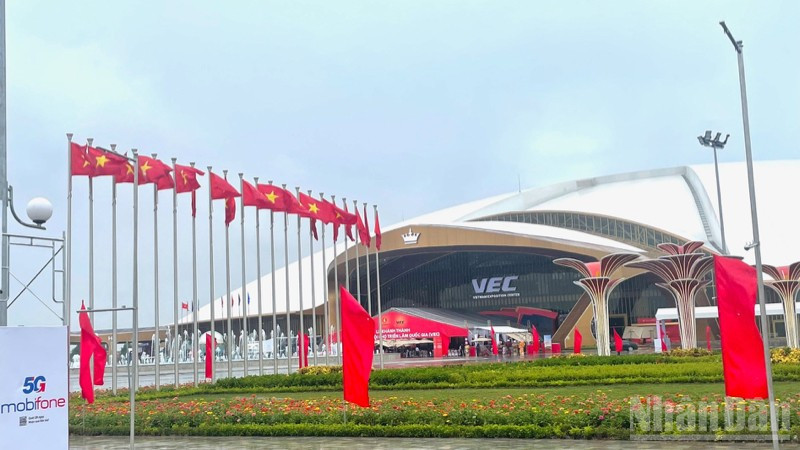 Phía sau doanh thu kỷ lục 170.000 tỷ sau 9 tháng của Vingroup: VinFast tăng trưởng 80%, doanh số chưa ghi nhận của VinHomes lên đến 224.000 tỷ đồng - Ảnh 3