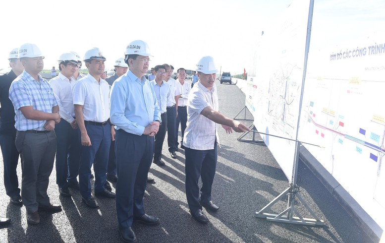 Phó Thủ tướng Mai Văn Chính kiểm tra thực địa dự án đường Vành đai 3 TPHCM - Ảnh 1