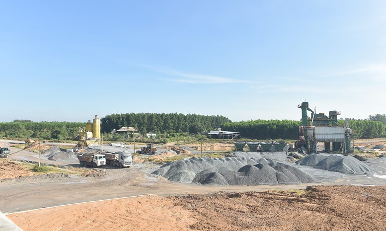 Phó Thủ tướng Mai Văn Chính kiểm tra thực địa dự án đường Vành đai 3 TPHCM - Ảnh 6