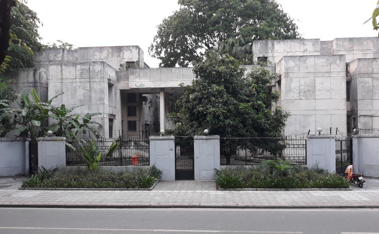 Từ 'ngôi nhà hoang', khu nhà 300 Kim Mã lột xác lung linh giữa Hà Nội - Ảnh 1