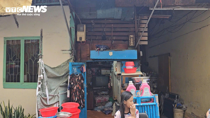 Nhà siêu nhỏ giữa trung tâm đô thị lớn nhất cả nước - Ảnh 1