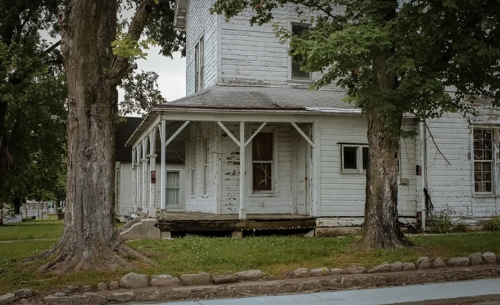 Nhà 5 phòng ngủ giá chỉ 1 USD vẫn khó bán - Ảnh 1