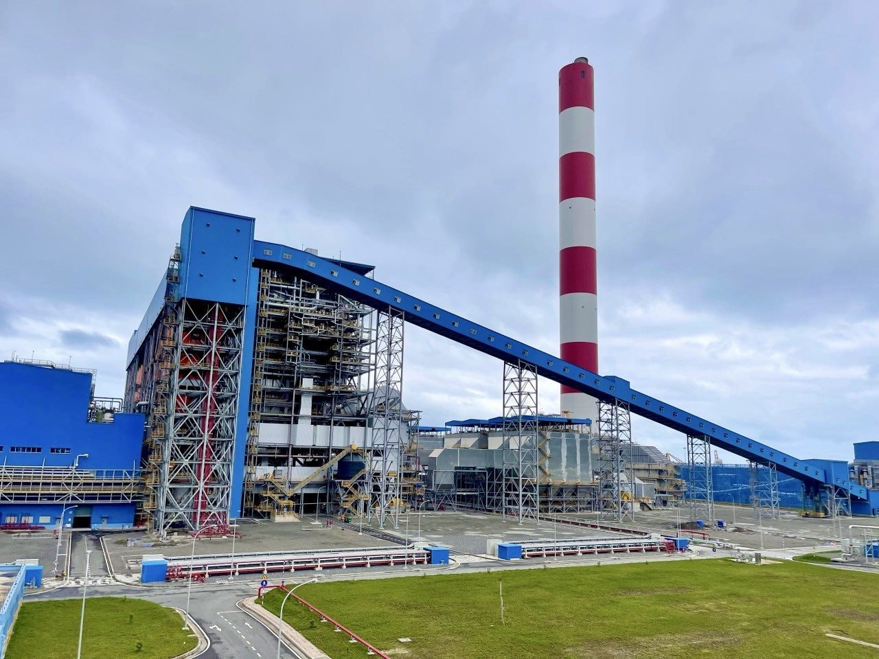 Một tập đoàn trăm năm tuổi vừa chi 220 triệu USD mua 25% cổ phần Nhiệt điện Vân Phong, đánh dấu khoản đầu tư lớn đầu tiên tại Việt Nam - Ảnh 1