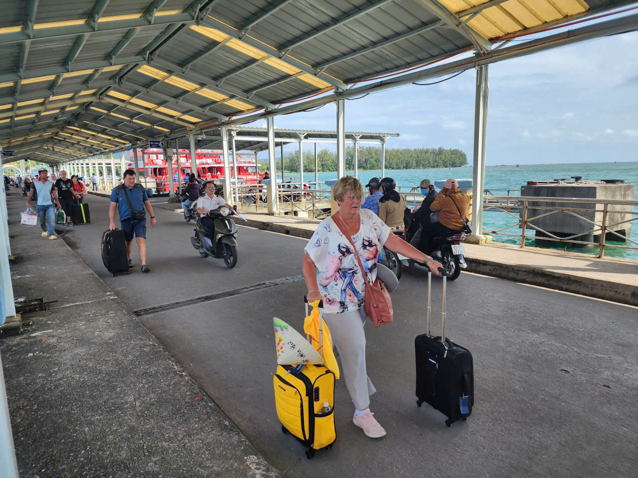 Lý do các hãng tàu cao tốc ra Phú Quốc đua nhau giảm giá - Ảnh 2