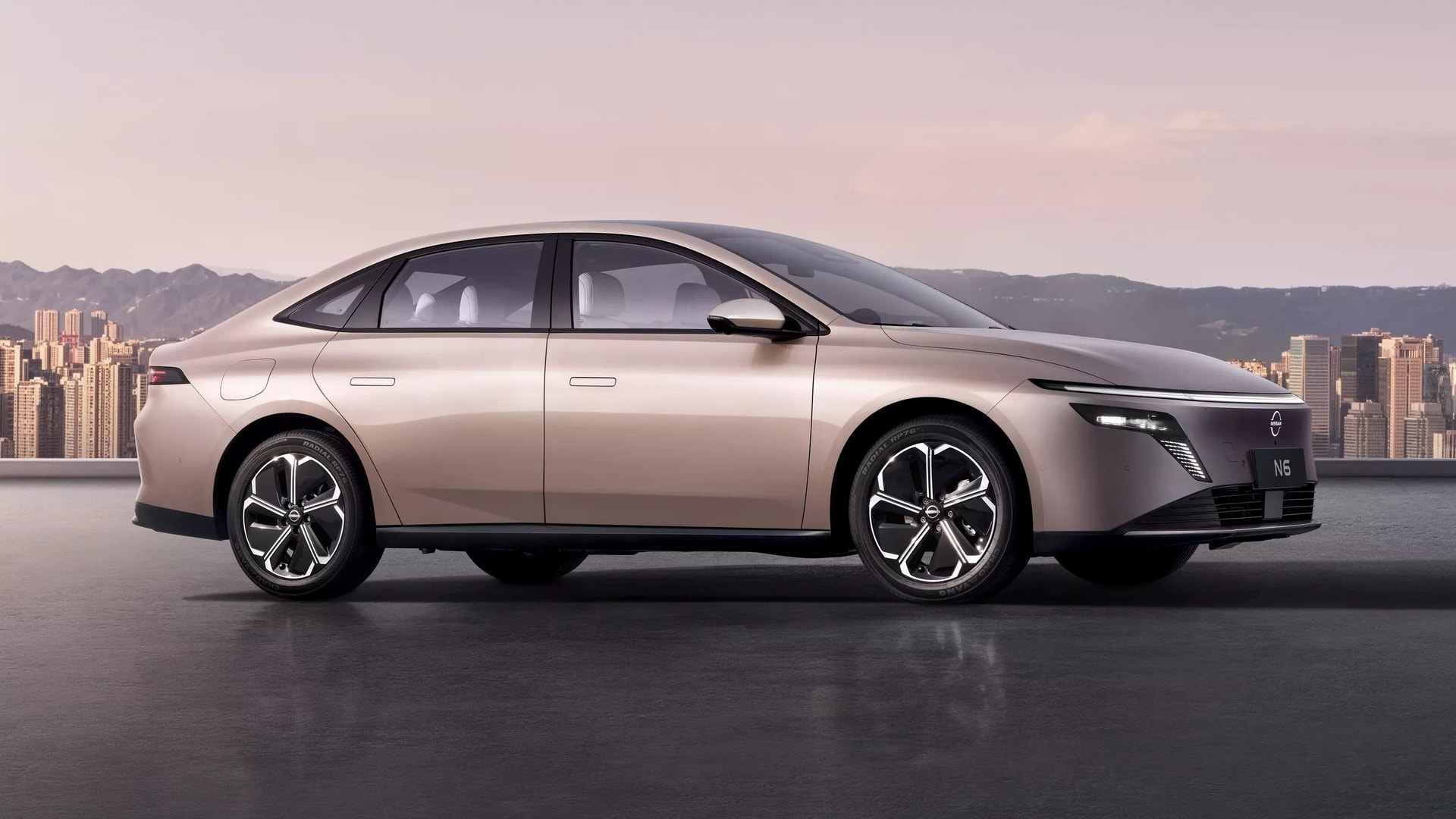 Hãng xe Nhật mở bán mẫu sedan hybrid đối đầu Toyota Camry đẹp long lanh nhưng giá rẻ khó tin – khởi điểm tương đương 400 triệu đồng - Ảnh 5