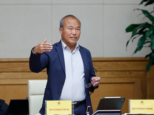 Chủ tịch Nam Long chuyển nhượng hơn 15 triệu quyền mua cổ phiếu NLG cho 2 con trai - Ảnh 1