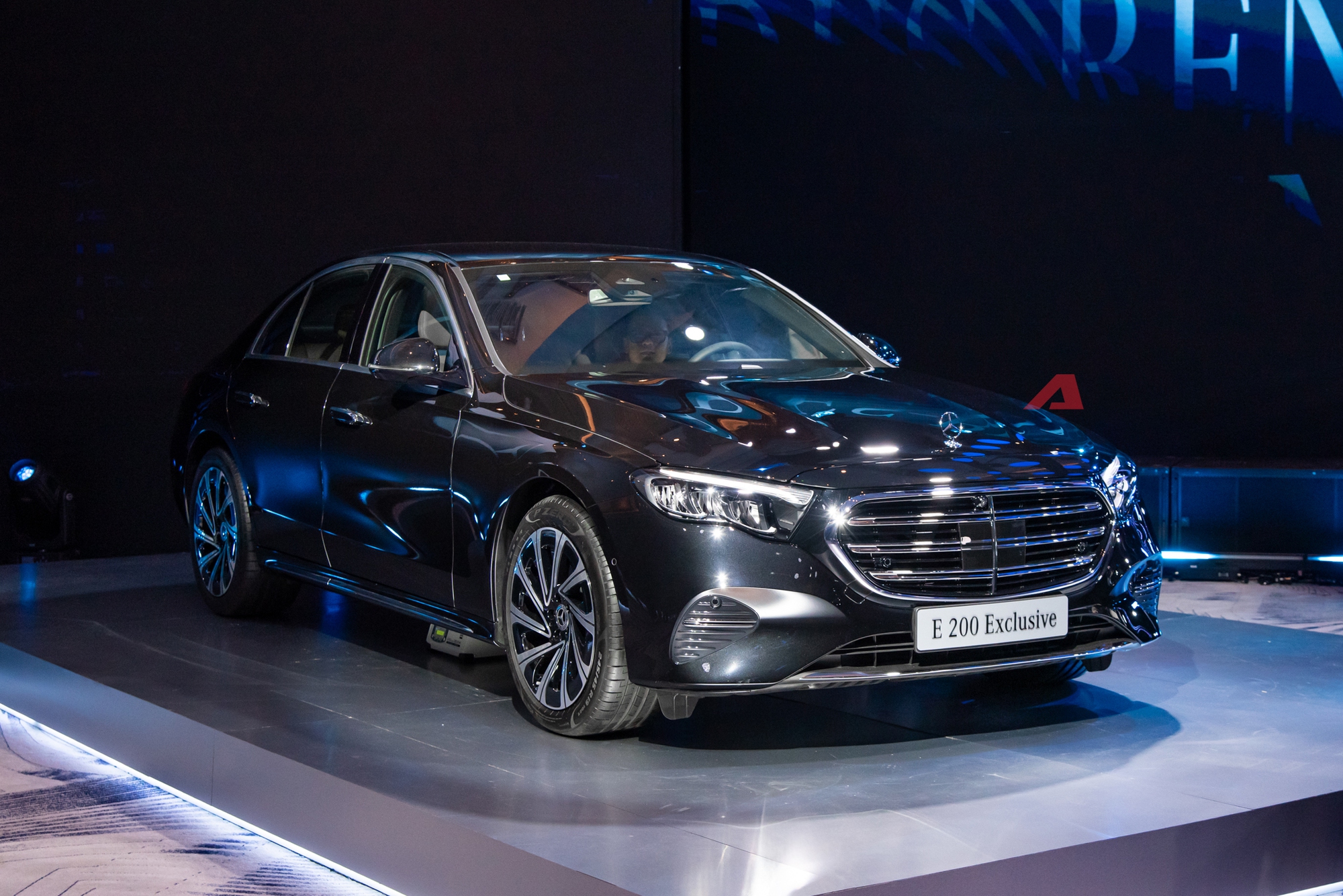 8 xe ra mắt Việt Nam tháng 10/2025: Rẻ nhất 520 triệu đồng, đắt nhất hơn 13 tỷ đồng, từ sedan đến SUV, đủ động cơ xăng điện và hybrid - Ảnh 2